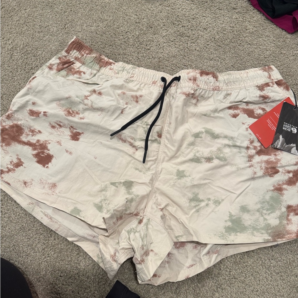 🏔️ Mountain Hardwear Women’s Trail Shorts – Size XL (New with Tags)